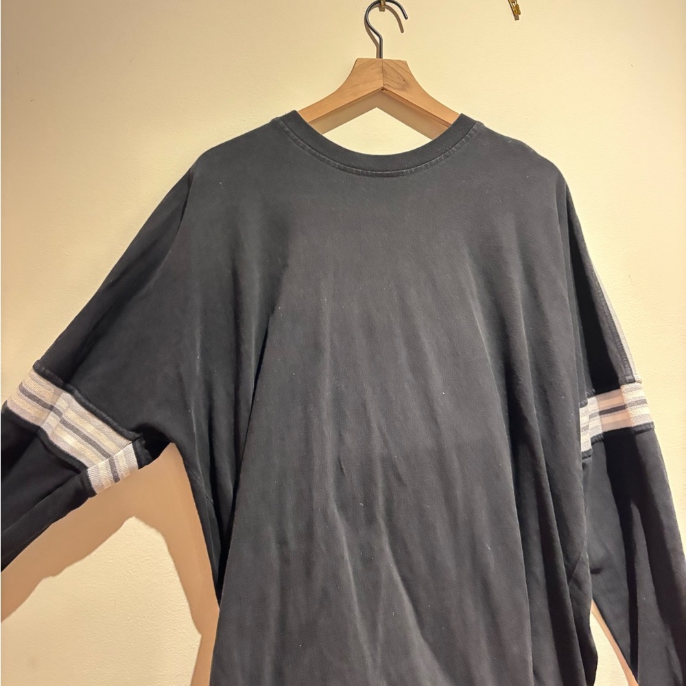 Urban Outfitters Black Long Sleeve Tee with Striped Accents - vintage XL